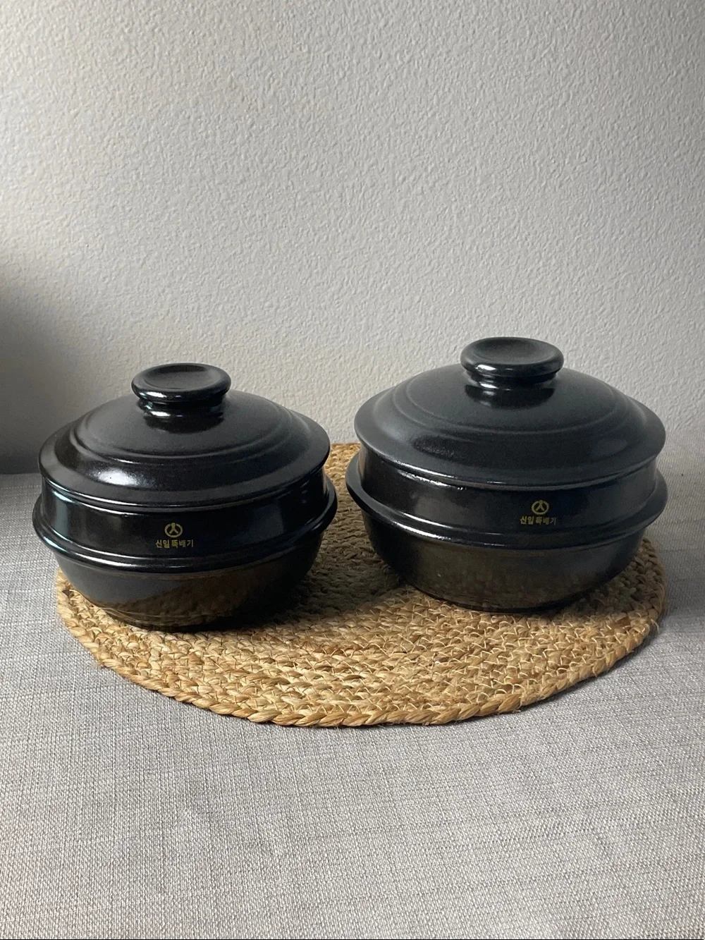 Vintage Korean Shinil Ttukbaegi Clay Pot Set 2 Stoneware Soup Bowls w/Lids